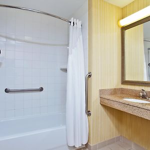 King Suite Communications Mobility Accessible Tub